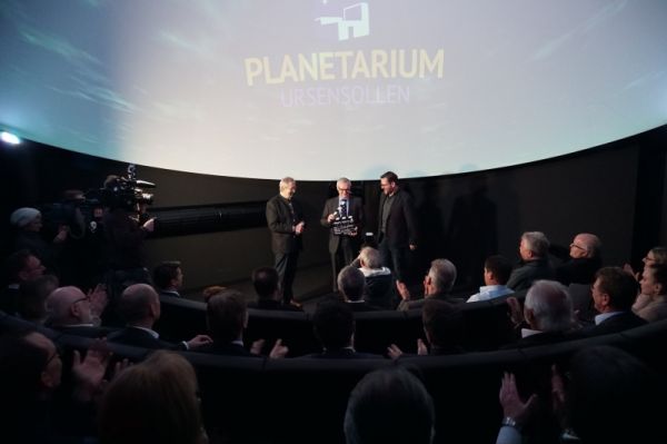 Er�ffnung des Planetariums durch Regierungspr�sident Axel Bartelt
